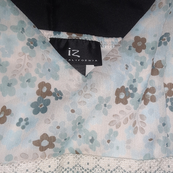 IZ California size M tank top - Picture 3 of 4